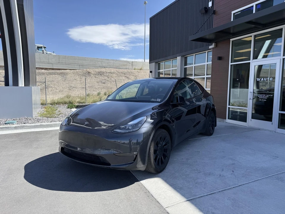 2024 Tesla Model Y - Image 4 of 21