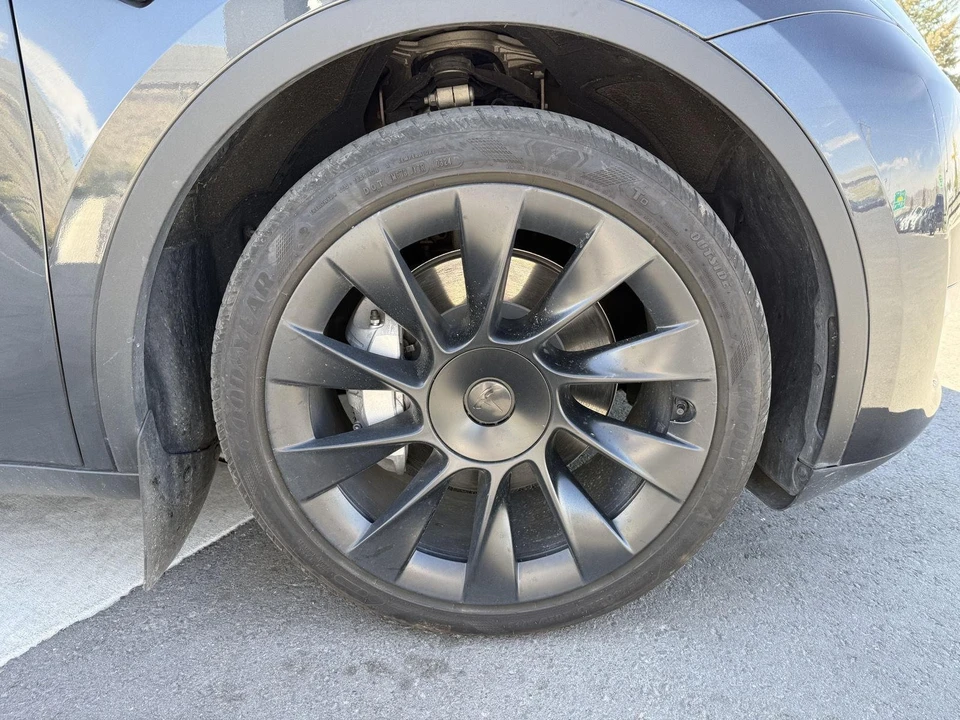 2024 Tesla Model Y - Image 10 of 21