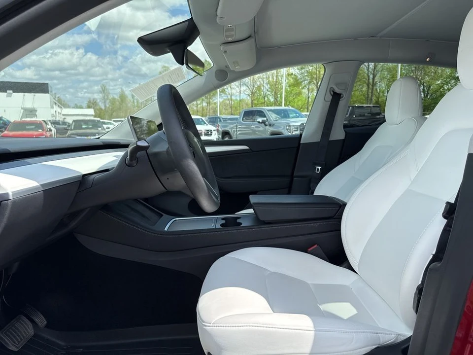 2024 Tesla Model Y - Image 9 of 21