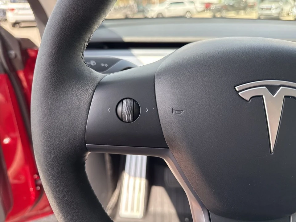 2024 Tesla Model Y - Image 17 of 21