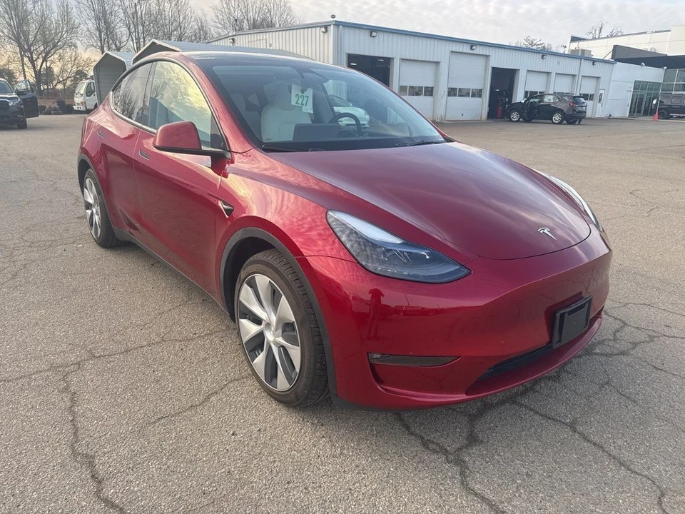 2024 Tesla Model Y - Image 4 of 7