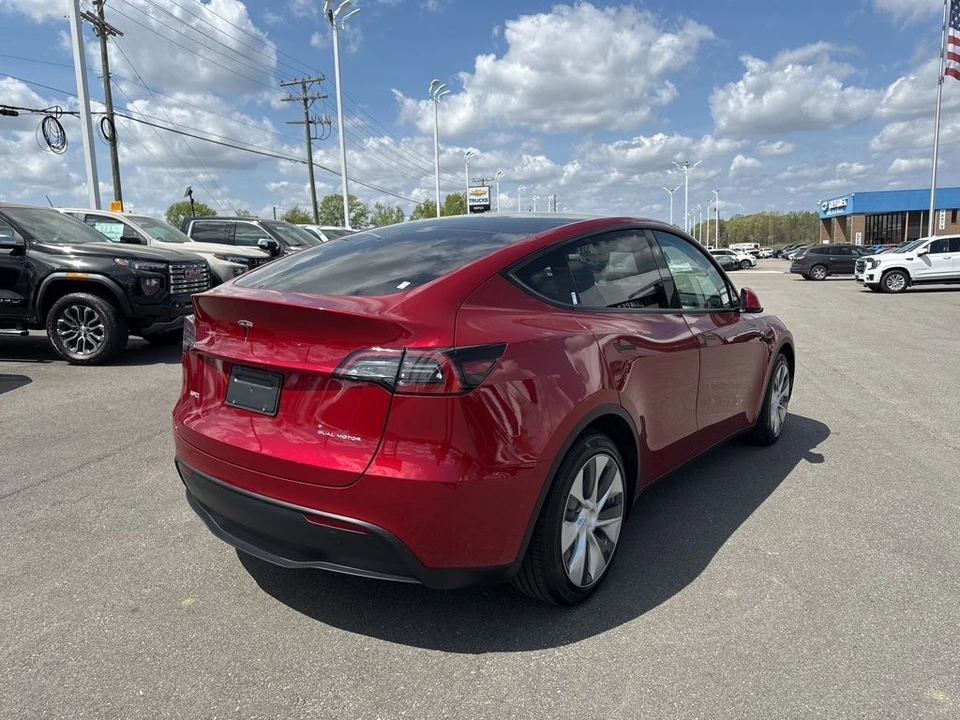 2024 Tesla Model Y - Image 5 of 21