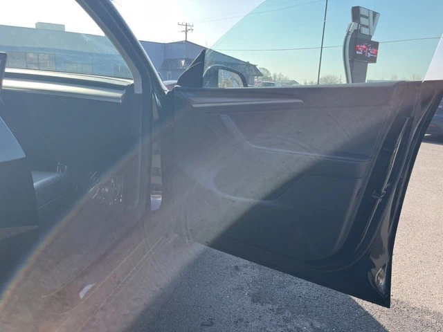 2024 Tesla Model Y - Image 17 of 21