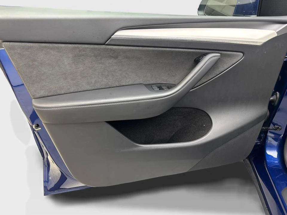 2024 Tesla Model Y - Image 31 of 31
