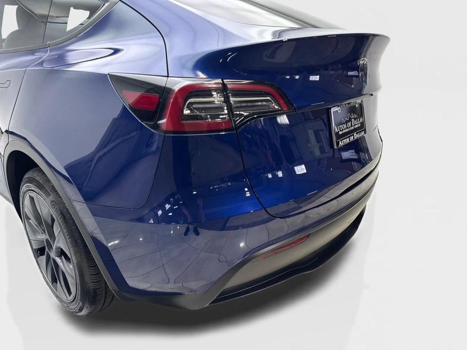 2024 Tesla Model Y - Image 19 of 31