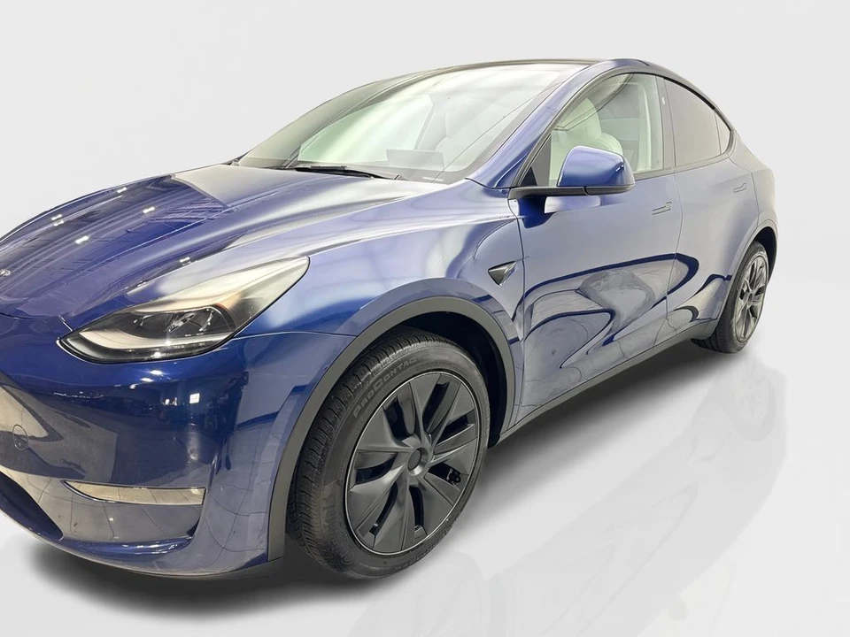 2024 Tesla Model Y - Image 11 of 31