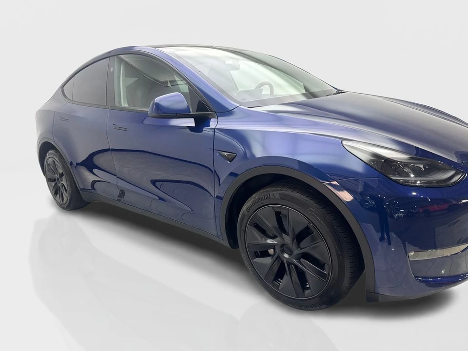 2024 Tesla Model Y - Image 12 of 21