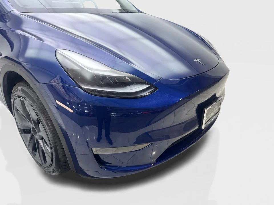 2024 Tesla Model Y - Image 17 of 21