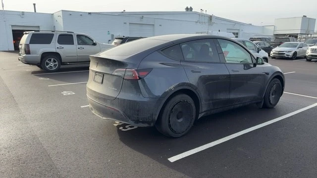 2024 Tesla Model Y - Image 3 of 5
