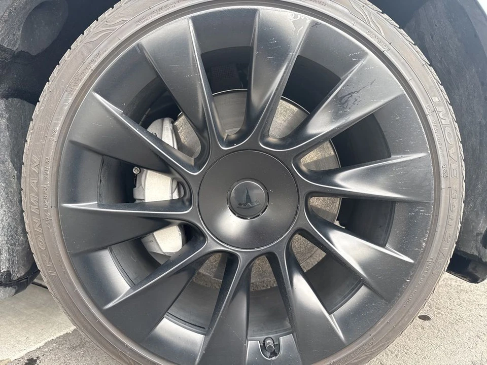 2024 Tesla Model Y - Image 10 of 21