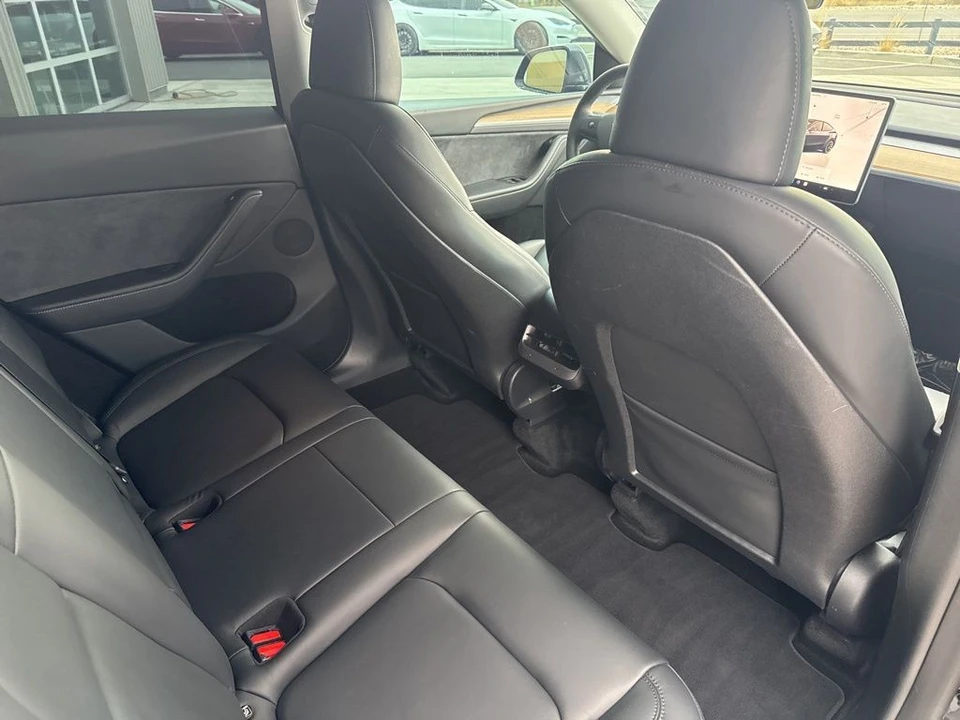 2024 Tesla Model Y - Image 19 of 21
