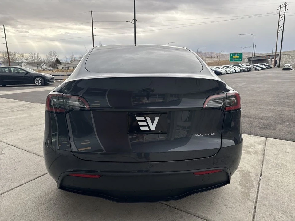 2024 Tesla Model Y - Image 7 of 21