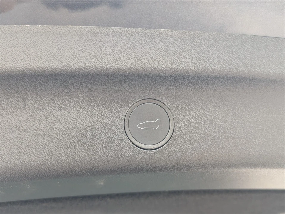 2024 Tesla Model Y - Image 12 of 12