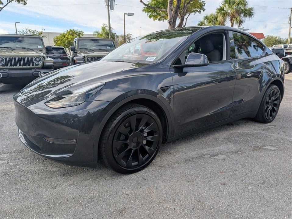 2024 Tesla Model Y - Image 4 of 12