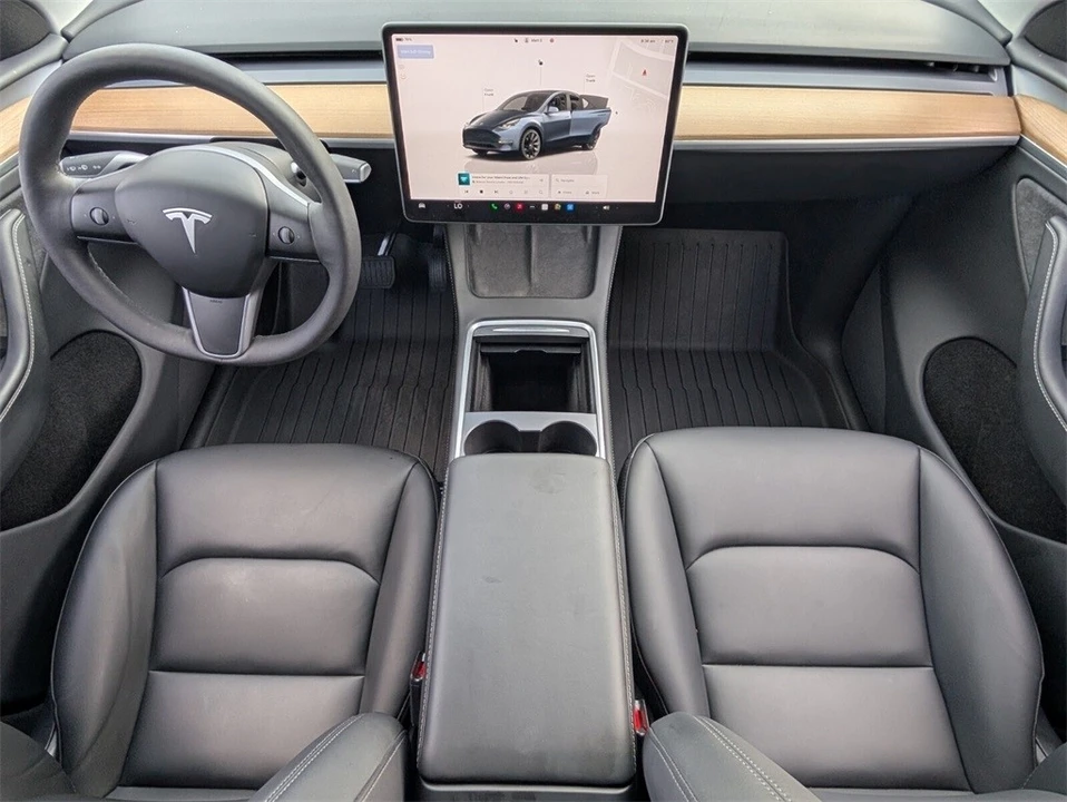 2024 Tesla Model Y - Image 10 of 12