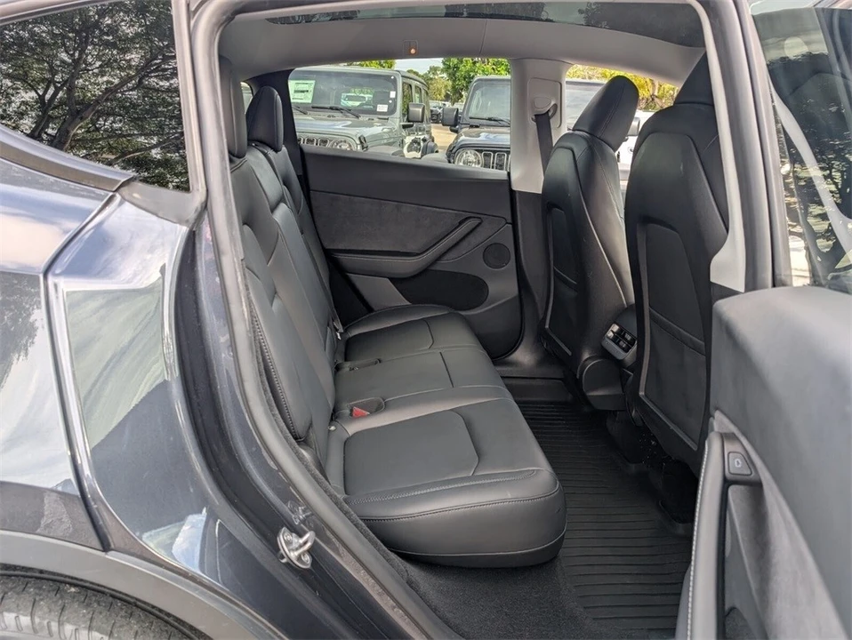 2024 Tesla Model Y - Image 15 of 21