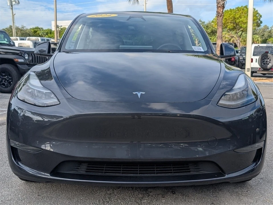 2024 Tesla Model Y - Image 3 of 12