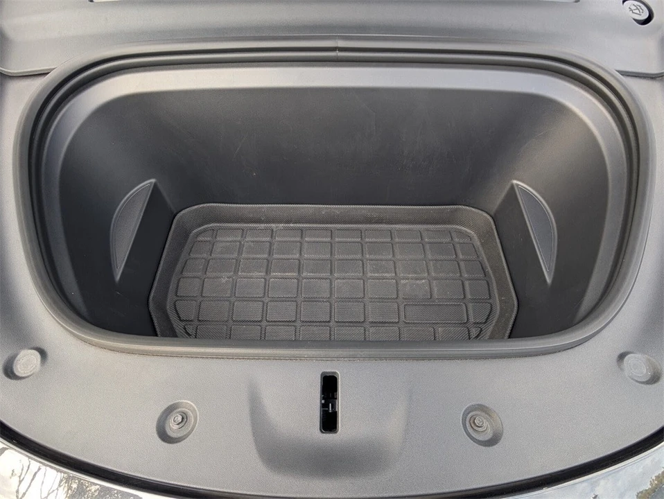 2024 Tesla Model Y - Image 18 of 21