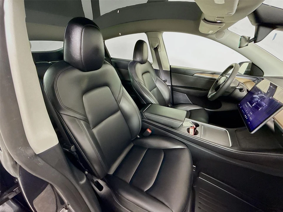 2024 Tesla Model Y - Image 16 of 21