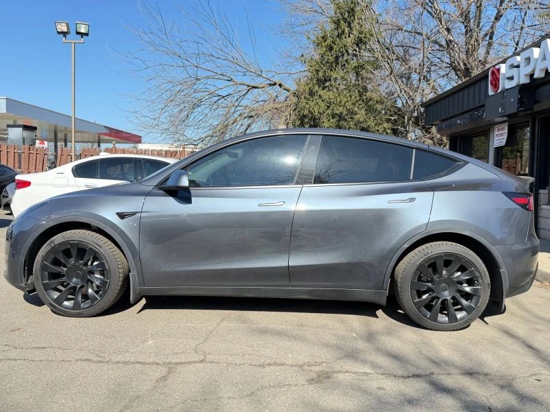 2024 Tesla Model Y - Image 8 of 12