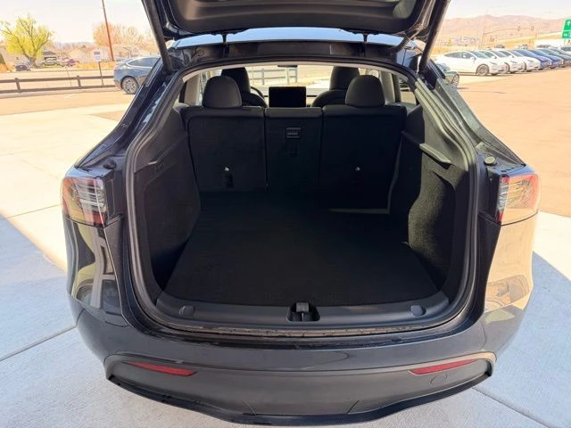 2024 Tesla Model Y - Image 17 of 21