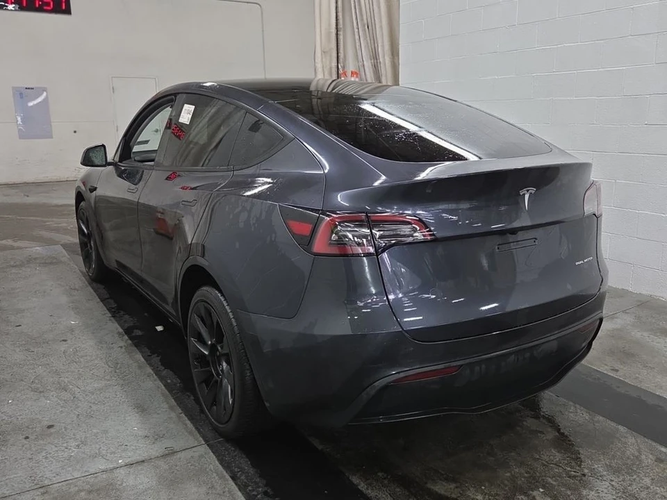 2024 Tesla Model Y - Image 3 of 7
