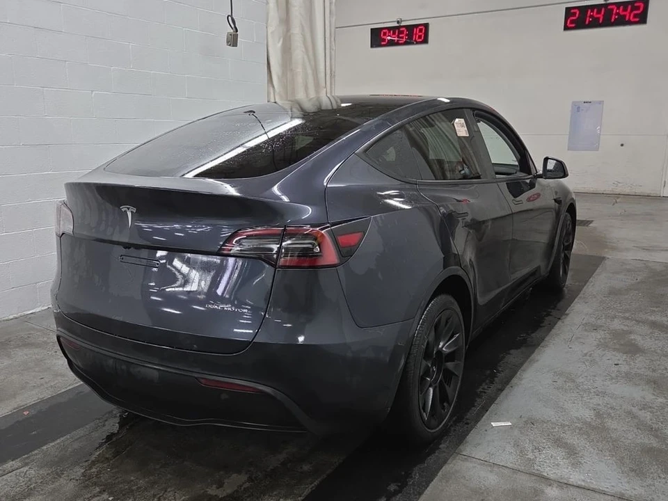 2024 Tesla Model Y - Image 4 of 7
