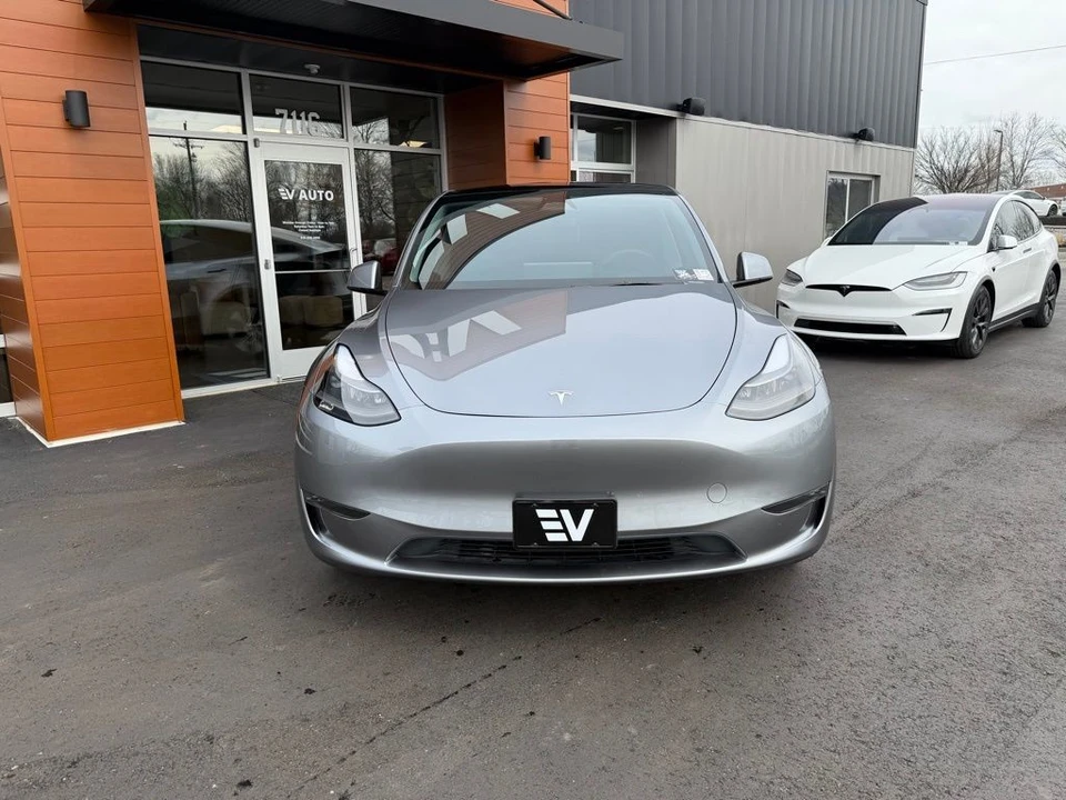 2024 Tesla Model Y - Image 2 of 17