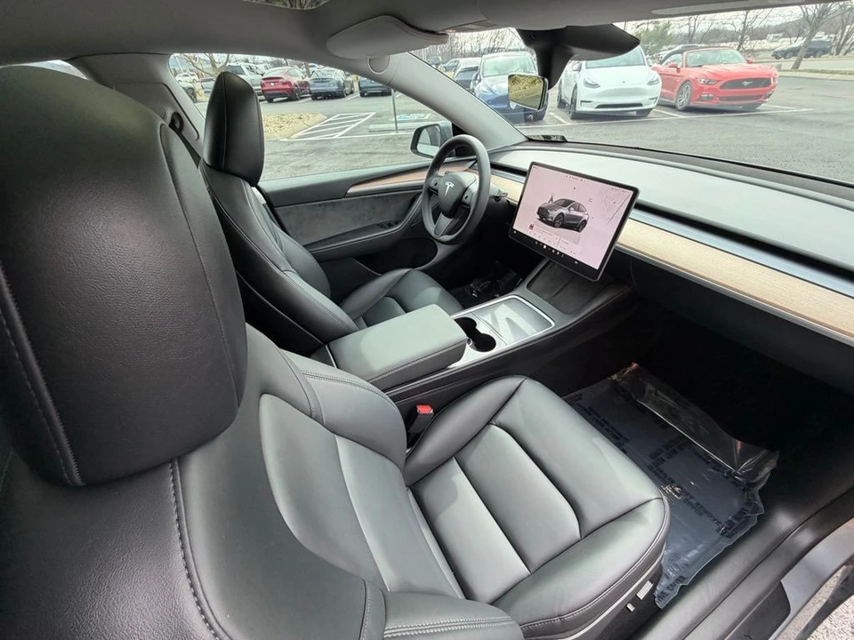 2024 Tesla Model Y - Image 12 of 17