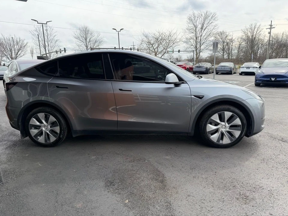 2024 Tesla Model Y - Image 4 of 17