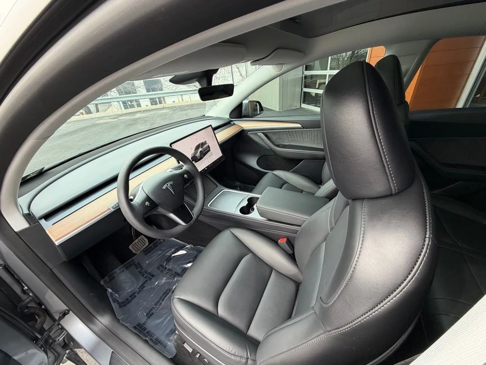 2024 Tesla Model Y - Image 8 of 17