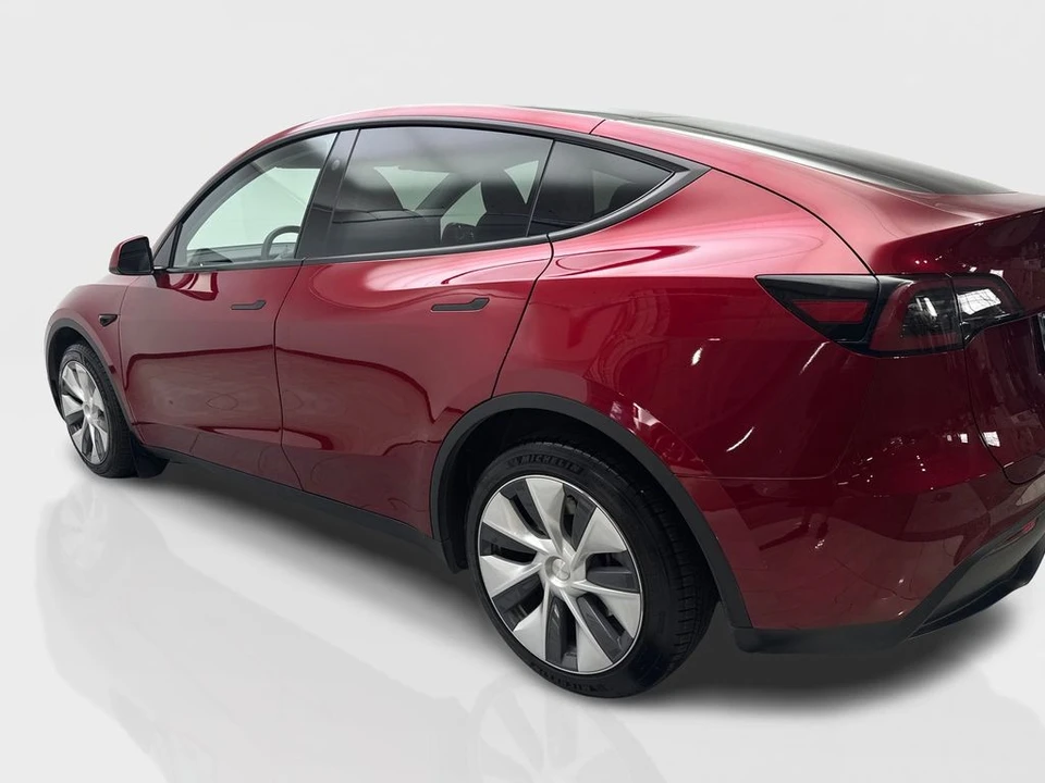 2024 Tesla Model Y - Image 14 of 21