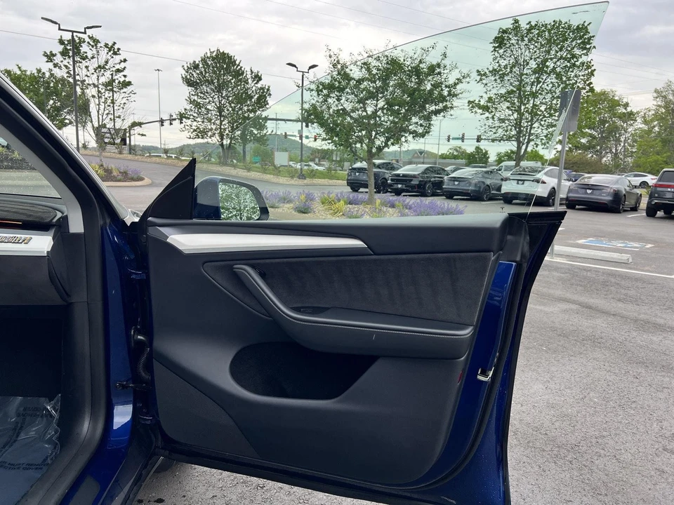 2024 Tesla Model Y - Image 12 of 19