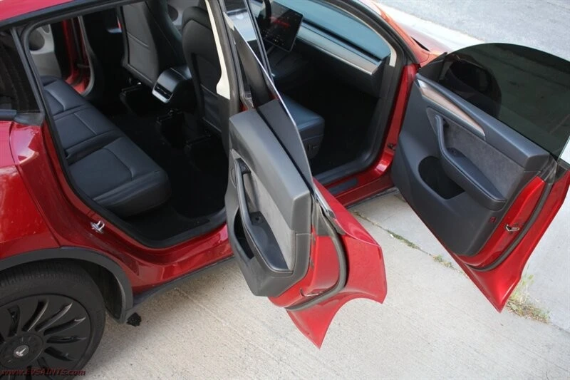 2024 Tesla Model Y - Image 10 of 21