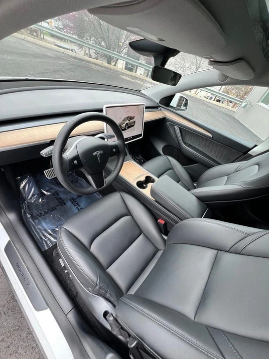 2024 Tesla Model Y - Image 10 of 16