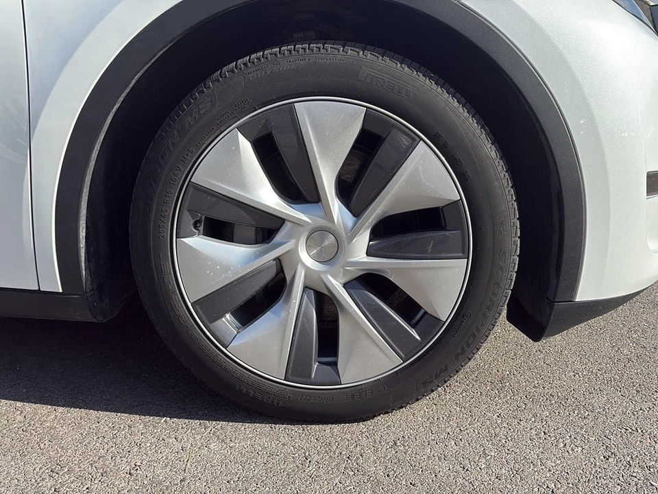 2024 Tesla Model Y - Image 10 of 21