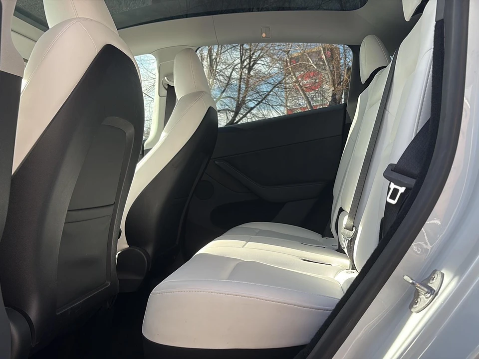2024 Tesla Model Y - Image 19 of 21