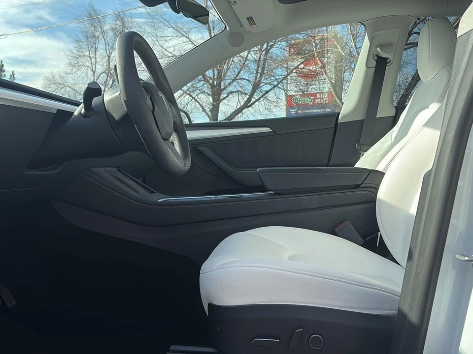 2024 Tesla Model Y - Image 17 of 21