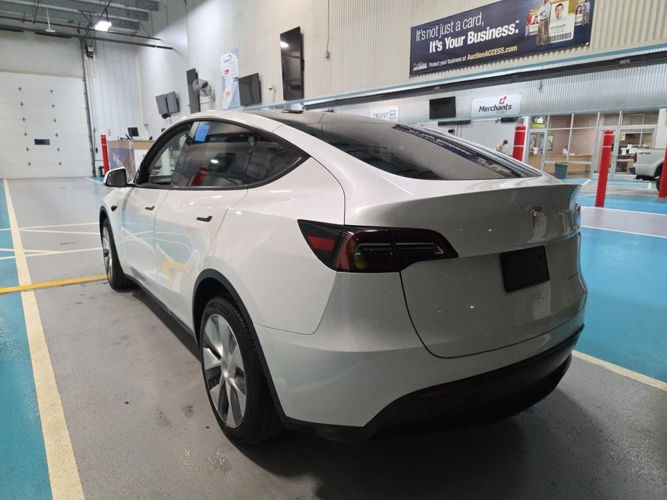 2024 Tesla Model Y - Image 3 of 6