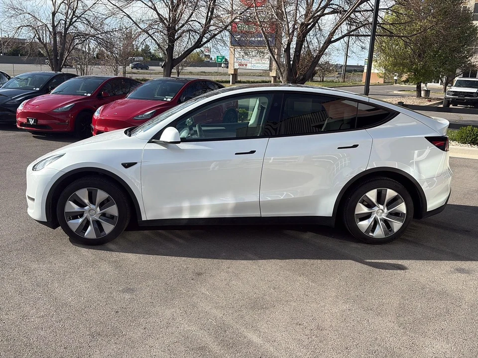 2024 Tesla Model Y - Image 5 of 21
