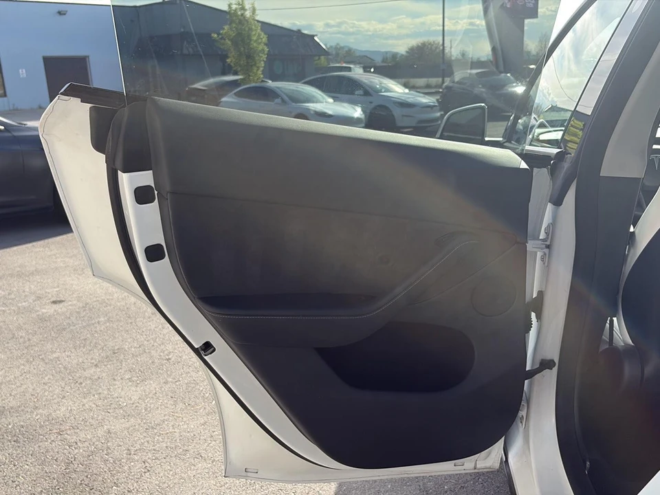 2024 Tesla Model Y - Image 12 of 21