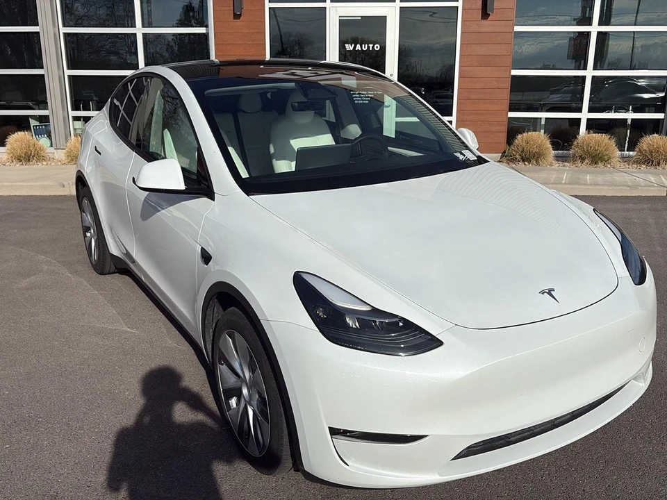 2024 Tesla Model Y - Image 2 of 21