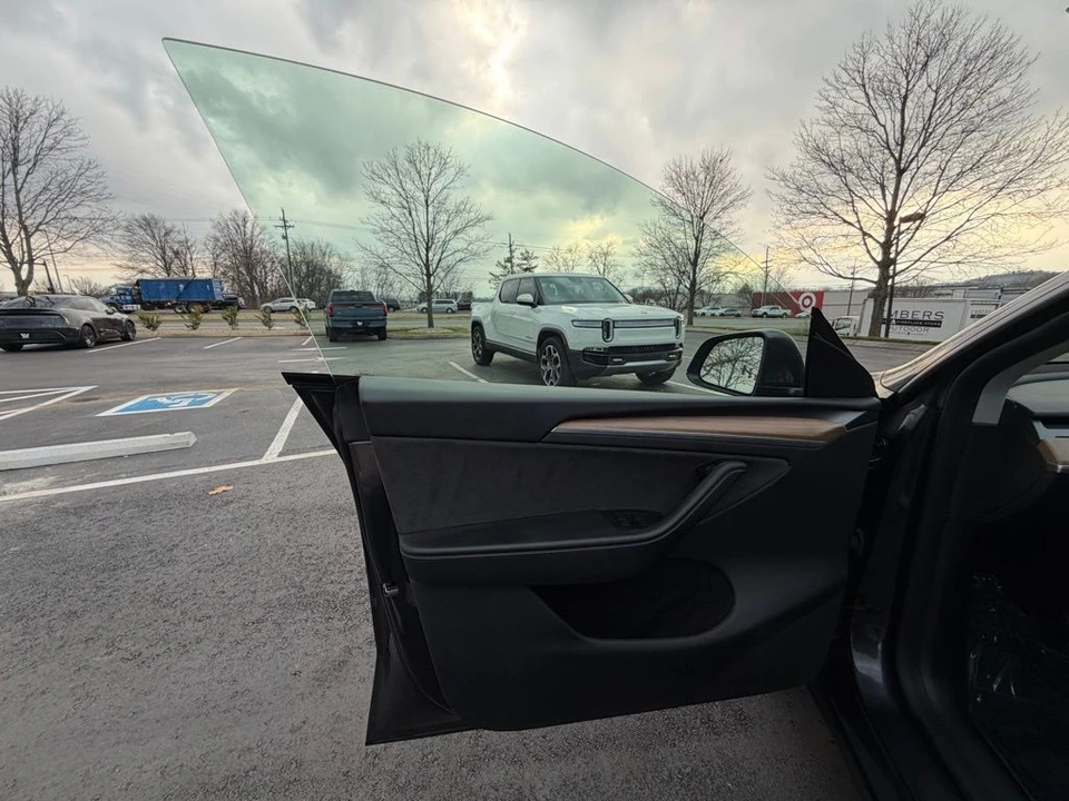 2024 Tesla Model Y - Image 5 of 17
