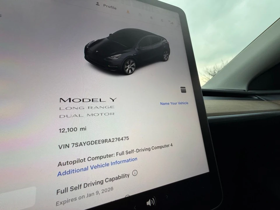 2024 Tesla Model Y - Image 17 of 17