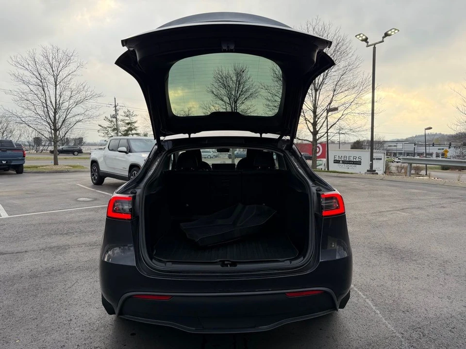 2024 Tesla Model Y - Image 4 of 17