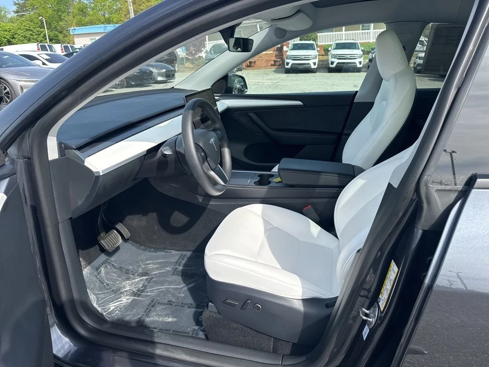 2024 Tesla Model Y - Image 9 of 21