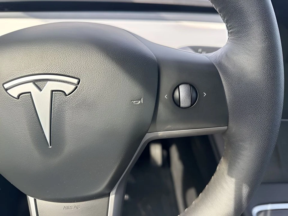 2024 Tesla Model Y - Image 17 of 21