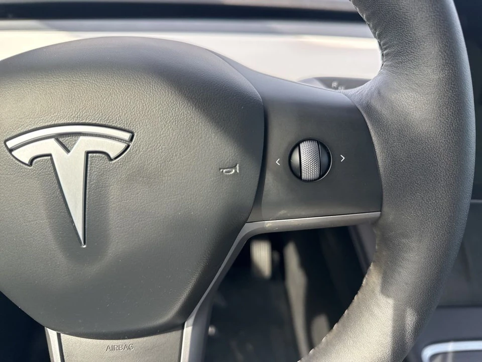 2024 Tesla Model Y - Image 17 of 21