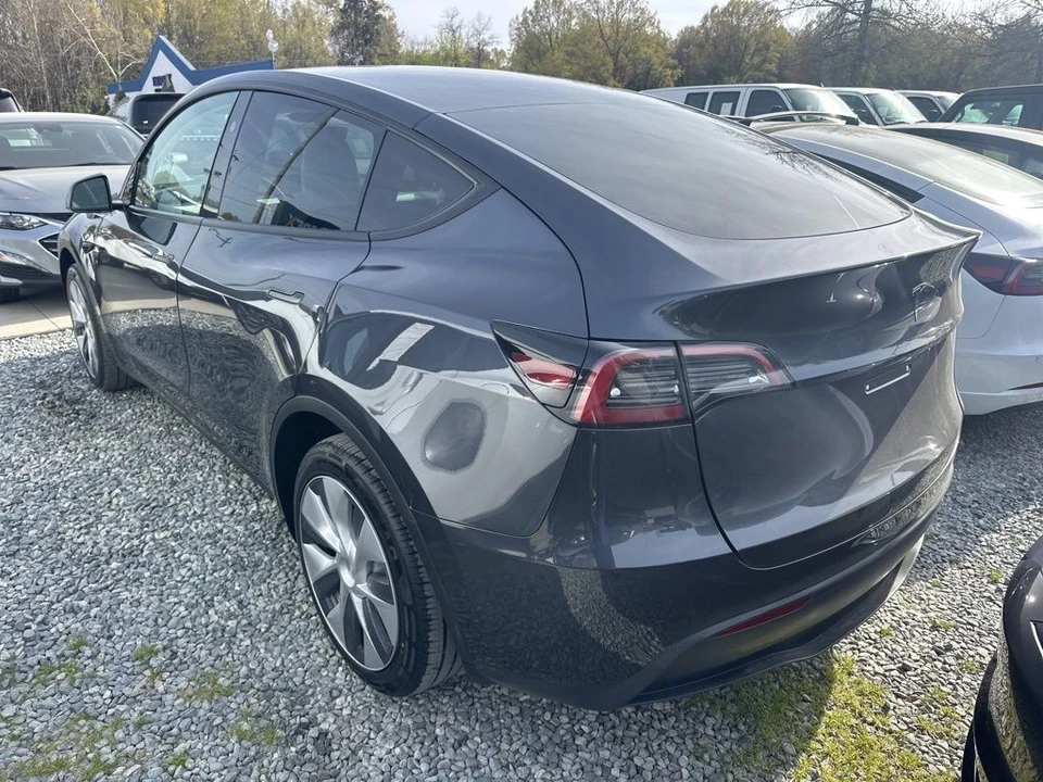 2024 Tesla Model Y - Image 5 of 5