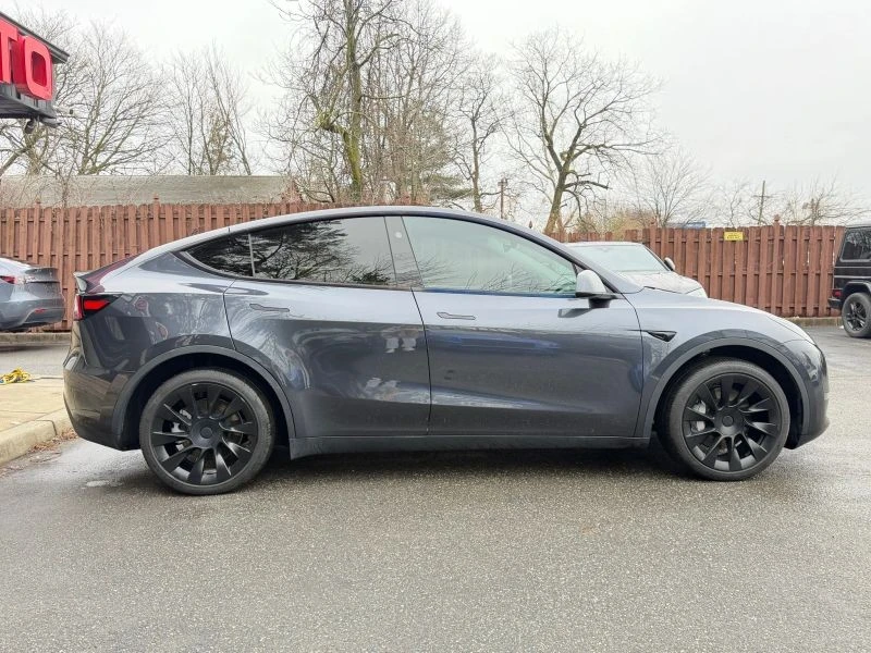 2024 Tesla Model Y - Image 4 of 12